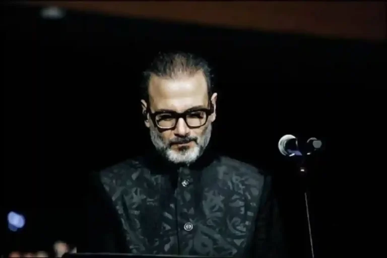 لحظهای خانوادگی از کنسرت علیرضا قربانی ؛ حضور پسرش حافظ کنار پدر روی صحنه