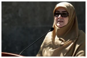 همسر عراقچی و دختر پزشکیان در کنار سخنگوی دولت ؛ عکسهای نمایشگاه خیریه