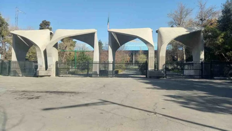 تصویری تاریخی از افتتاح دانشگاه تهران توسط رضاشاه، سال ۱۳۱۳