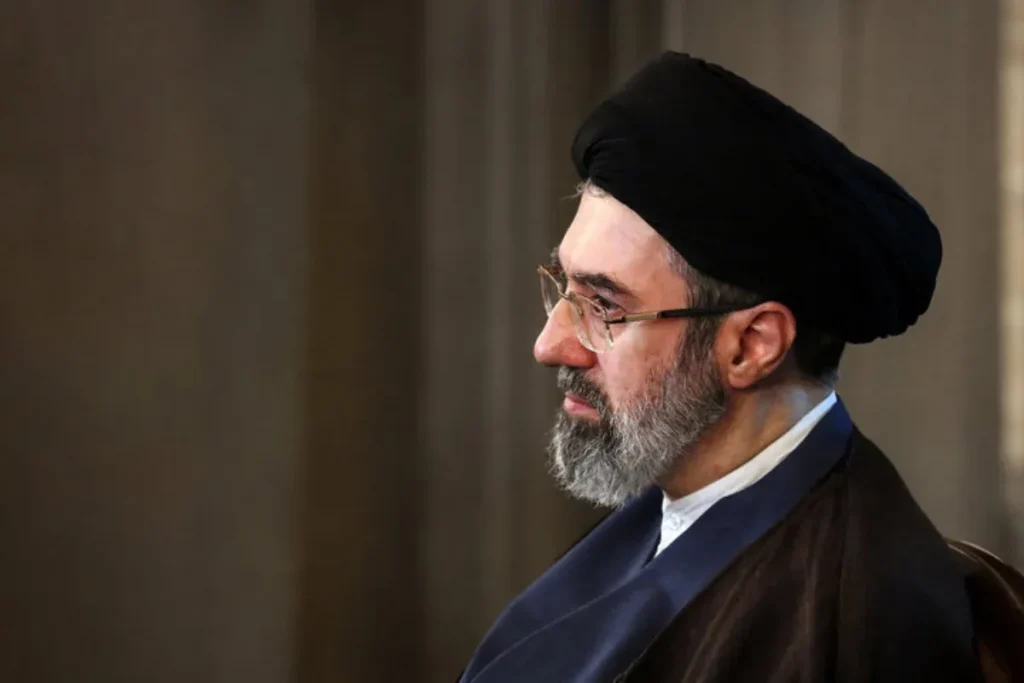 تأیید حضور آیتالله سیدمجتبی خامنهای در مراسم تدفین رهبر شهید انقلاب + فیلم