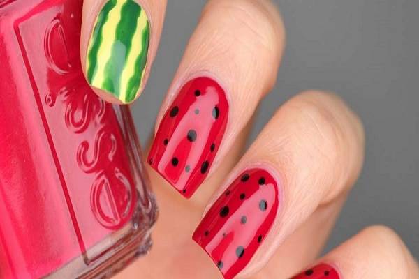 طرح ناخن شب یلدا و کریسمس