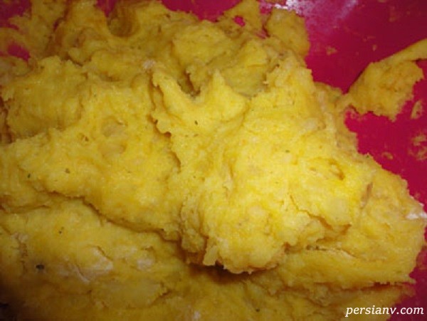 ماسک خانگی سفید کننده پوست صورت خمیر سیب زمینی ماسک خانگی سفید کننده پوست