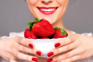 ماسک خانگی توت فرنگی برای روشن کردن پوست