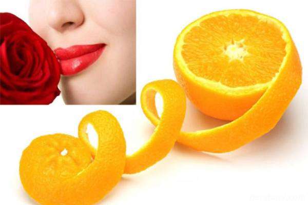 با این مواد طبیعی بدون رژلب زدن لبهایی زیبا و براق داشته باشید