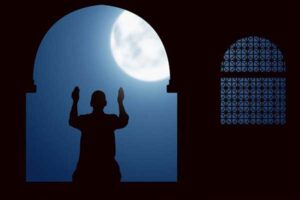 نماز شب نشانه بهشتیان ، چه تاثیراتی بر زندگی انسانها میگذارد؟