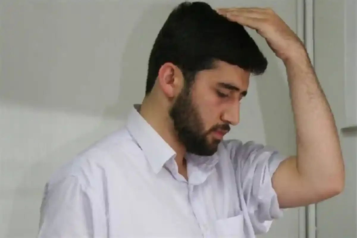 تافت و ژل مو وضو را باطل می‌کند؟ حکم مسح سر با مواد حالت‌دهنده مو