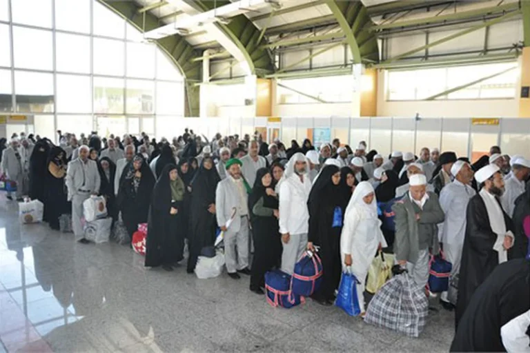 آشتی کردن با فامیل قبل از سفر حج الزامی است؟