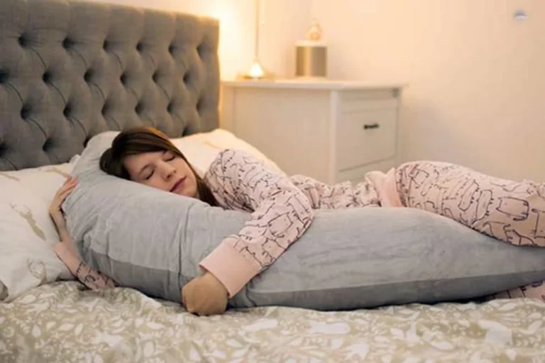 حکم جدا خوابیدن زن و شوهر ؛ فتواهای برخی مراجع تقلید درباره جدا خوابیدن زن و شوهر