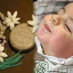 فواید اذان گفتن در گوش نوزاد