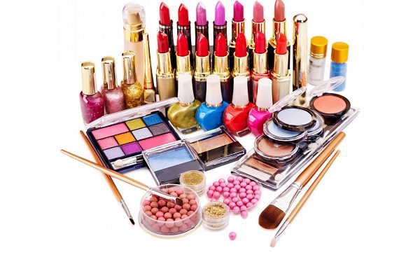  خطرات استفاده از ریمل