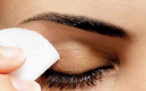 اشتباهات آرایش چشم